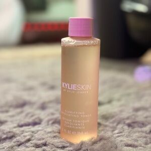 KYLIESKIN Clarifying Exfoliating Toner - Pink
